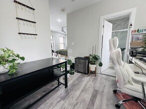 639 W Roscoe St in Chicago, IL - Building Photo - Building Photo
