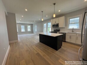 55 Fairbanks St, Unit 2 in Boston, MA - Building Photo - Building Photo