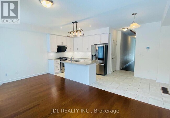 101 Hilts Dr in Richmond Hill, ON - Building Photo - Building Photo