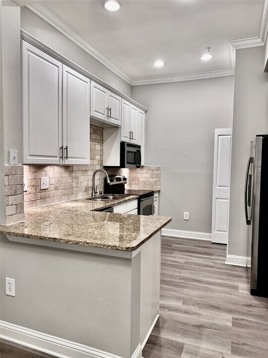 5353 Memorial Dr in Houston, TX - Building Photo