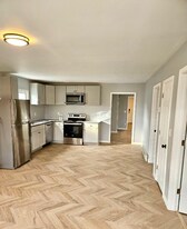 318 Murphy Ave, Unit Fl 1 in Endicott, NY - Building Photo