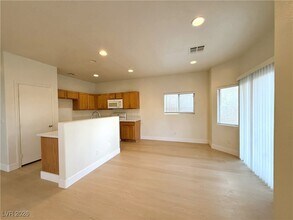 6079 Clovelly St in North Las Vegas, NV - Building Photo - Building Photo