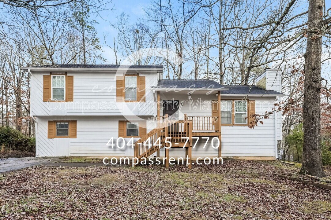 2495 Winding Creek Dr in Lithia Springs, GA - Foto de edificio