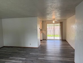 1316 S Mill St in Springfield, OR - Building Photo - Building Photo