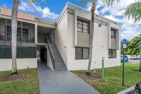 7947 SW 104th St in Miami, FL - Building Photo - Building Photo