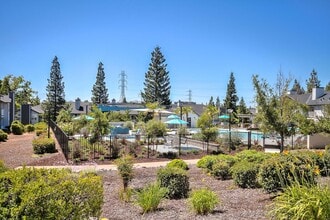 Rosemeade at Olympus Pointe in Roseville, CA - Foto de edificio - Building Photo