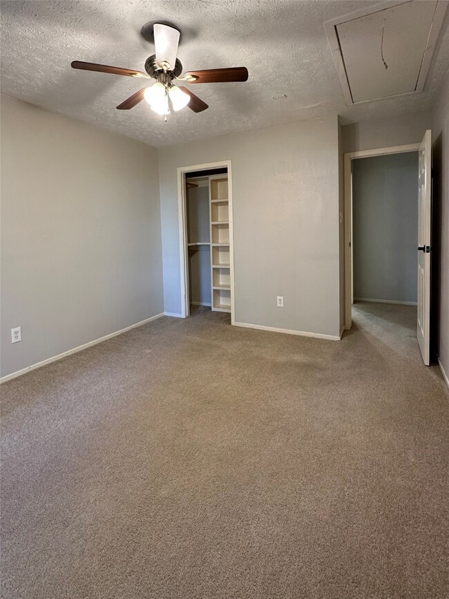 property at 2016 Royal Oak Pl