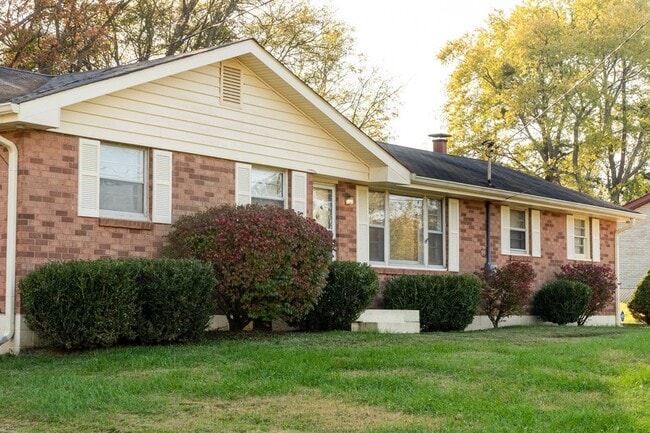 106 Bluewater Dr in Hendersonville, TN - Building Photo - Building Photo