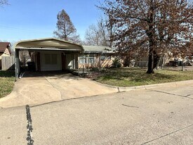 860 S Scott St in Del City, OK - Building Photo