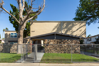 7240 Woodman Ave in Van Nuys, CA - Building Photo - Primary Photo