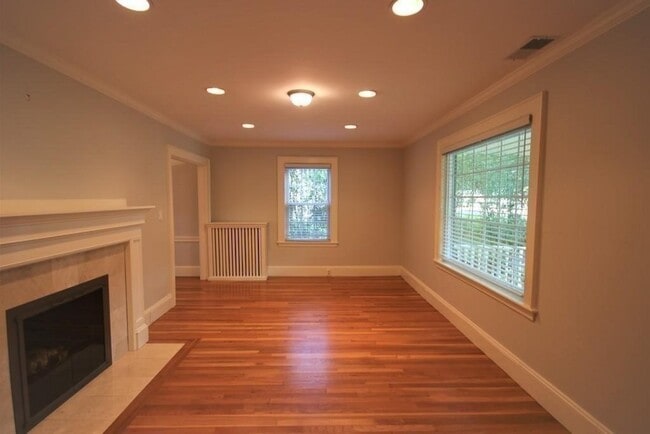 30 Farmcrest Ave in Lexington, MA - Building Photo - Building Photo