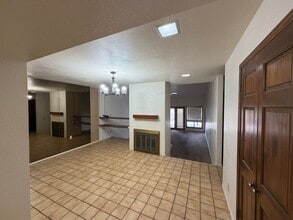 1413 Desert Willow Dr in Carlsbad, NM - Building Photo - Building Photo