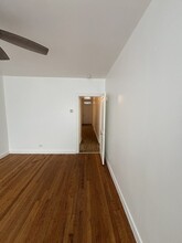 8826 S Exchange Ave in Chicago, IL - Building Photo - Building Photo