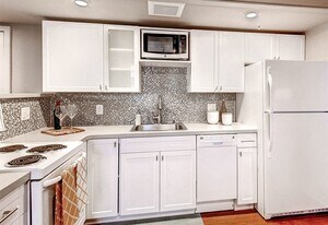 Avenue 8 at Mayfair in Denver, CO - Building Photo