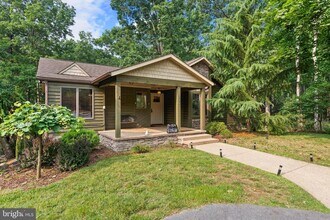 220 Martin Ln in McGaheysville, VA - Foto de edificio - Building Photo