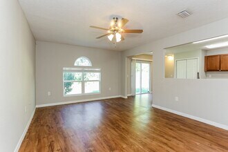 3536 Alec Dr in Middleburg, FL - Foto de edificio - Building Photo