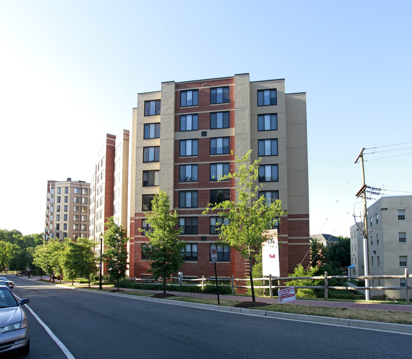 Frederick at Courthouse in Arlington, VA - Building Photo