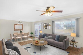 73 Dora St in Stamford, CT - Building Photo - Building Photo