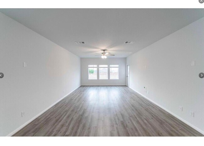 201 LT Rusty Dr in Jarrell, TX - Building Photo - Building Photo