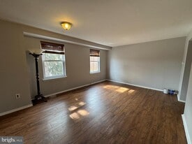 12042 Abby Rd in Philadelphia, PA - Building Photo