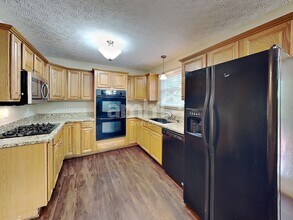 293 Iris Trail Dr in Galloway, OH - Building Photo - Building Photo