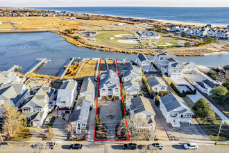 38 Ocean Ave in Manasquan, NJ - Building Photo - Building Photo