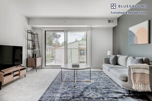 350 Sharon Park Dr in Menlo Park, CA - Building Photo