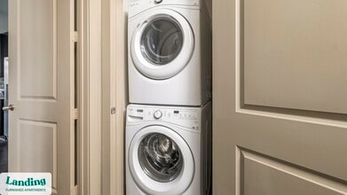 2626 Fountain View Dr in Houston, TX - Building Photo - Building Photo