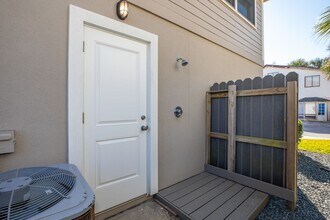 2008 Ocean Dr S in Jacksonville Beach, FL - Building Photo - Building Photo