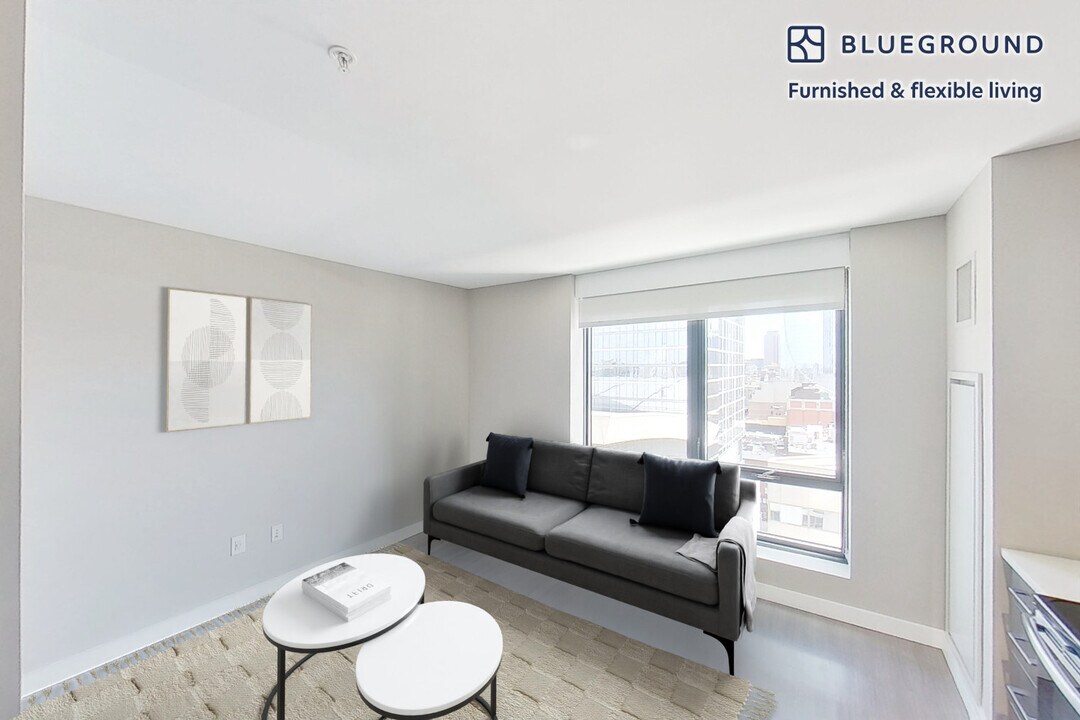 1 Nashua St, Unit FL33-ID2284A in Boston, MA - Foto de edificio