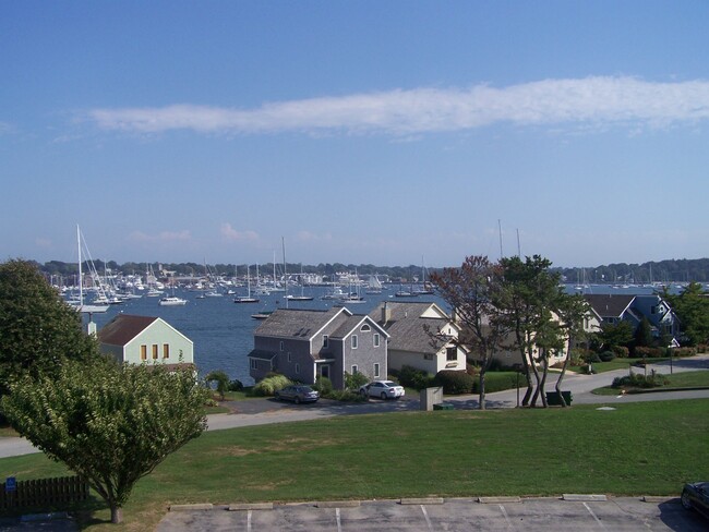 1315 Capella S, Unit 1315 in Newport, RI - Building Photo - Building Photo