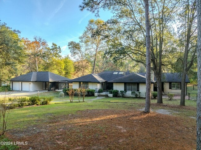 property at 100 Thomas Sumter St
