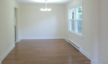 36 Richmondville Ave in Westport, CT - Building Photo - Building Photo
