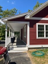 6 French St in Hadley, MA - Foto de edificio - Building Photo