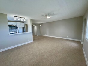 139 Sheffield F in West Palm Beach, FL - Building Photo - Building Photo