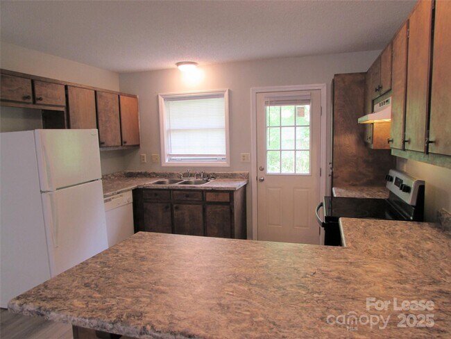 374 Water St in Mooresville, NC - Building Photo - Building Photo