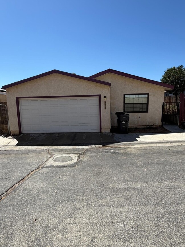 property at 2320 E Valley Vis