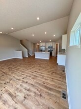 9830 89th St S in Cottage Grove, MN - Foto de edificio - Building Photo