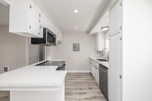 1308 Agate St in Redondo Beach, CA - Building Photo