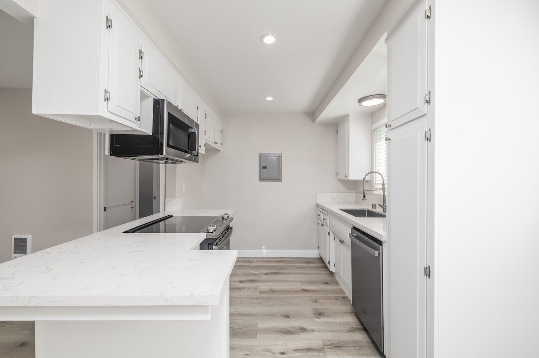 1308 Agate St in Redondo Beach, CA - Building Photo