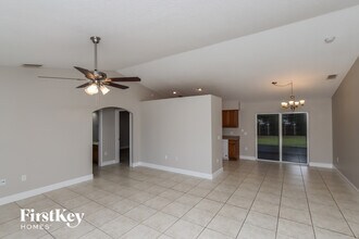 914 Caligula Ave SE, Unit 3425-07 in Palm Bay, FL - Foto de edificio - Building Photo