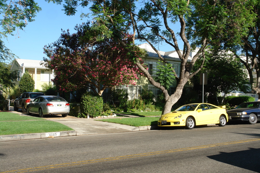 #8 Dixie Canyon Avenue in Sherman Oaks, CA - Building Photo