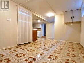 310 Westwood Ave in Toronto, ON - Building Photo - Building Photo