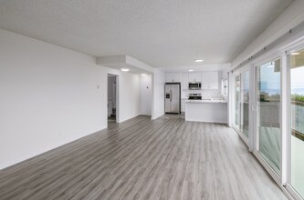 2161 W 25th St in Los Angeles, CA - Building Photo - Building Photo