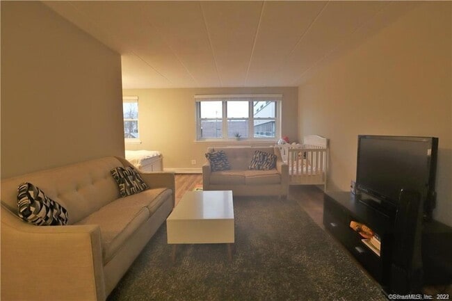 27 Northill St in Stamford, CT - Building Photo - Building Photo