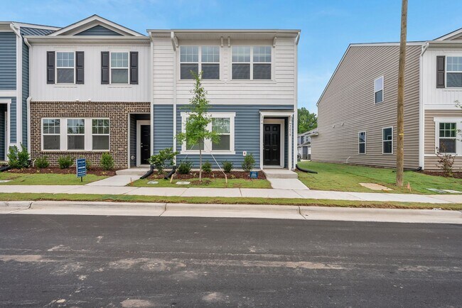 property at 2058 Gln Xing Dr