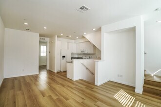 7235 Cedar Rd in Los Angeles, CA - Building Photo - Building Photo