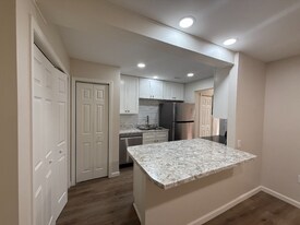 7914 Gleason Dr NW in Knoxville, TN - Building Photo