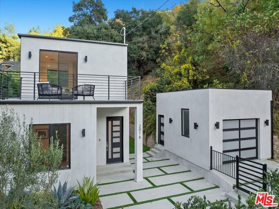 2016 Stanley Hills Dr in Los Angeles, CA - Building Photo