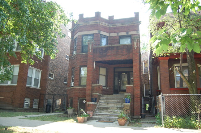 4501 W Maypole Ave in Chicago, IL - Building Photo - Building Photo